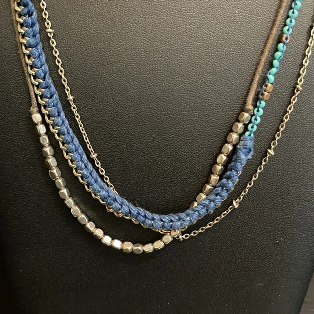 LOFT Necklace - Picture 3 of 6